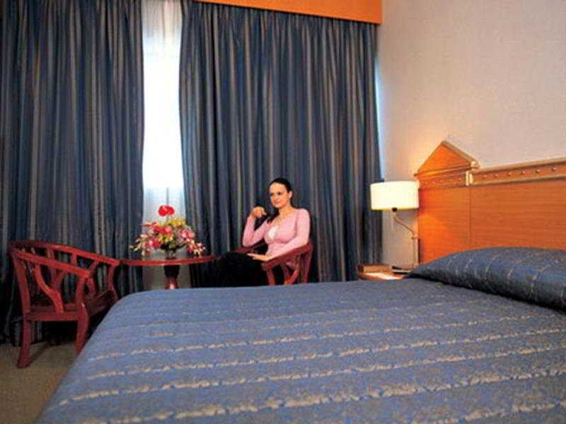 فندق Coral Oriental دبي الغرفة الصورة